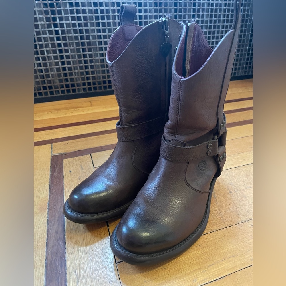 Flawless Ariat boots